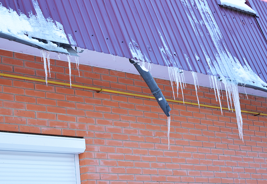 3 Ways to Prepare Your Roof for Storm Season